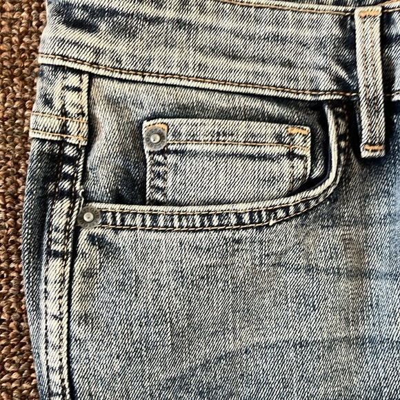 Guess 1981 Skinny Jean with patches - Picture 4 of 11